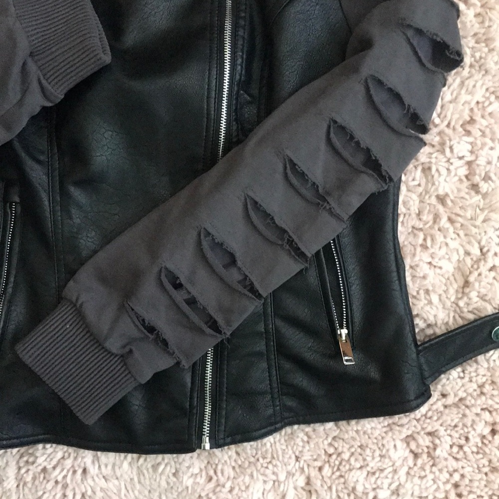 Leather jacket - Picture 2 of 4